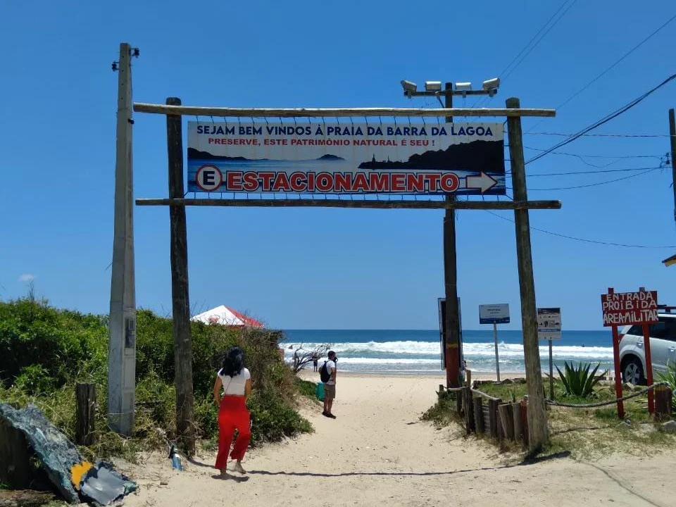 Portal da Praia da Barra da Lagoa, em Florianópolis (SC)